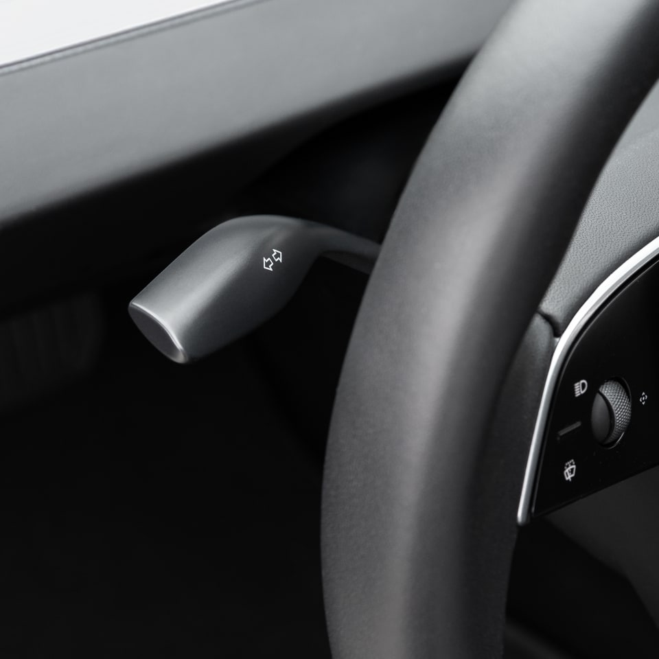 Model 3 方向盘转向信号拨杆改装